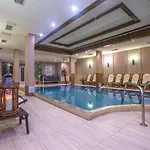 1br With Mountain View Near The Gondola * 반스코